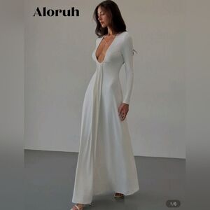 Elegant White Long Sleeve Dress